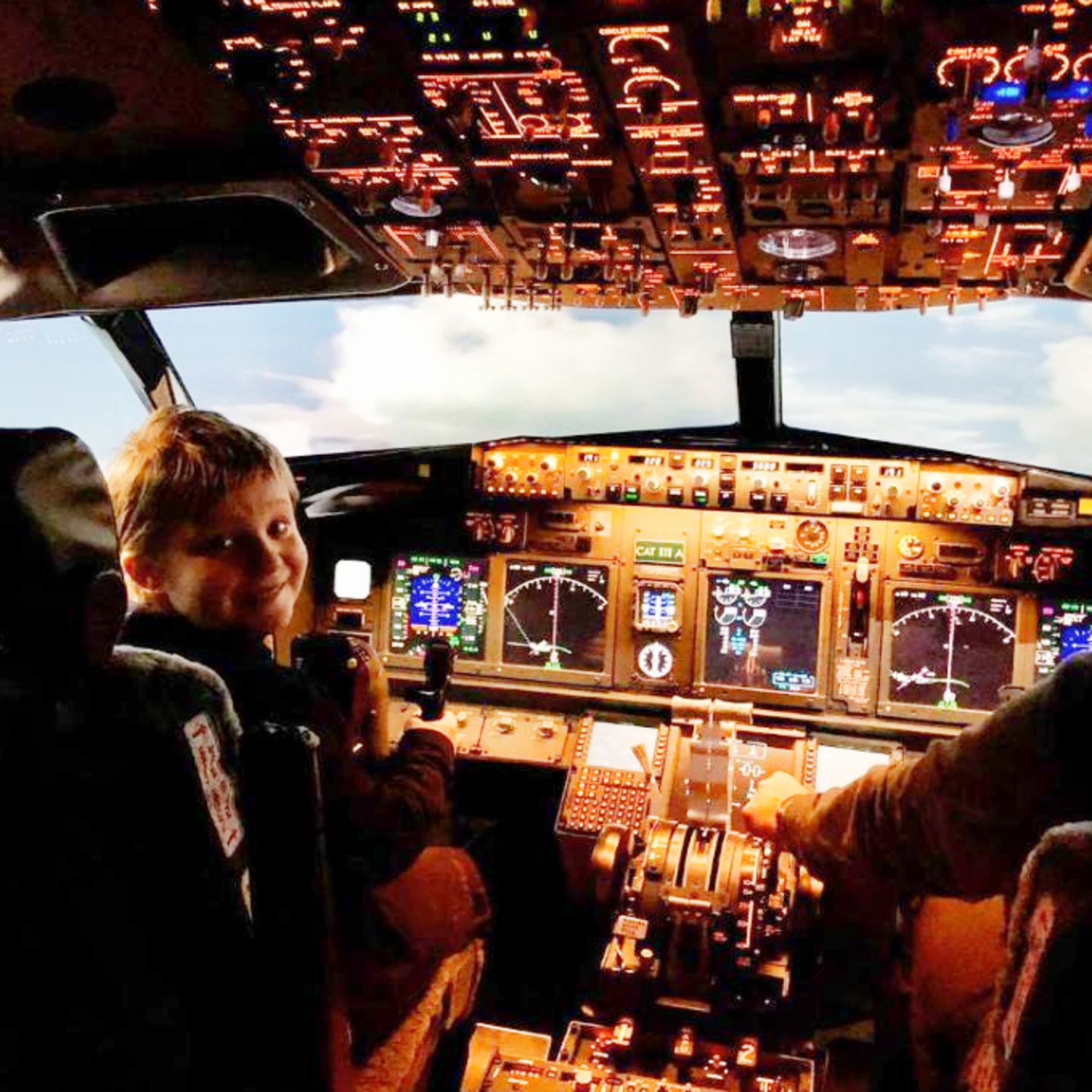 Child in flight simulator