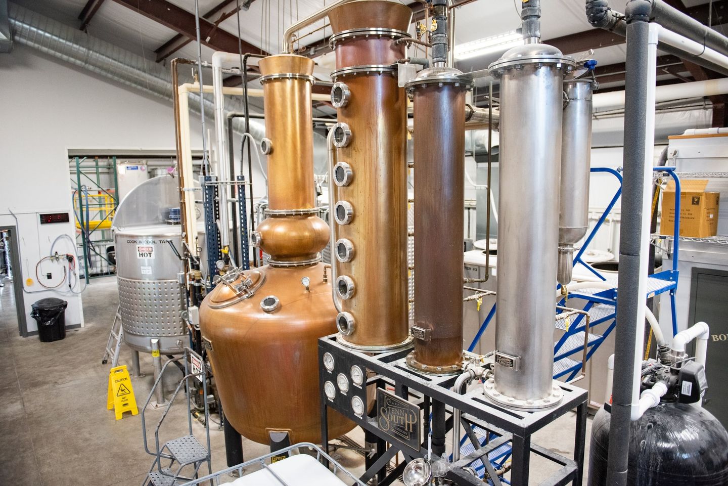 Distillery Tour in Lynville