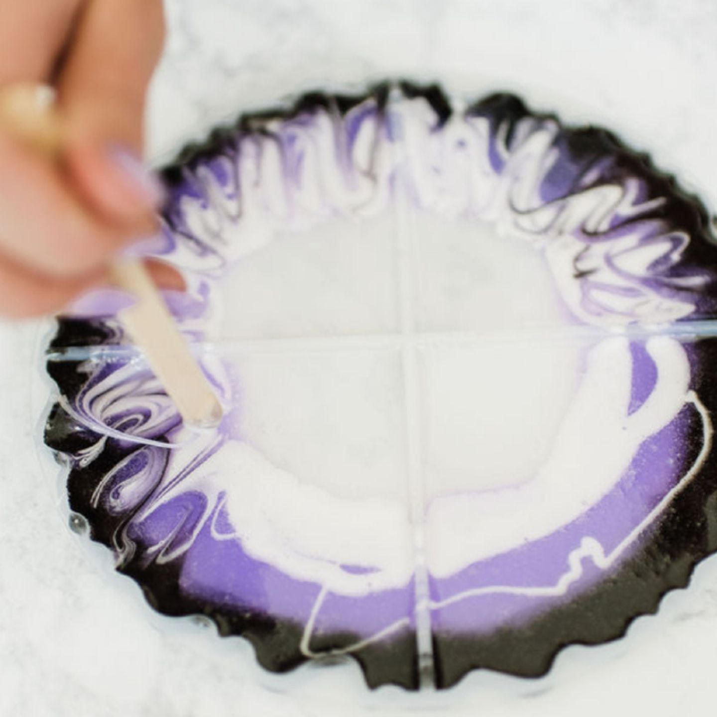 Swirling resin 