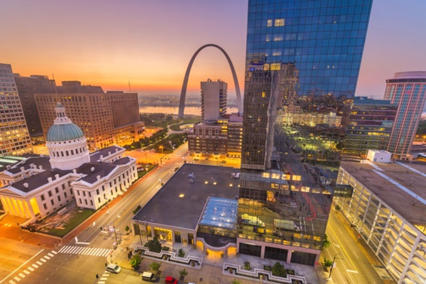 St Louis Arch Flying Tour
