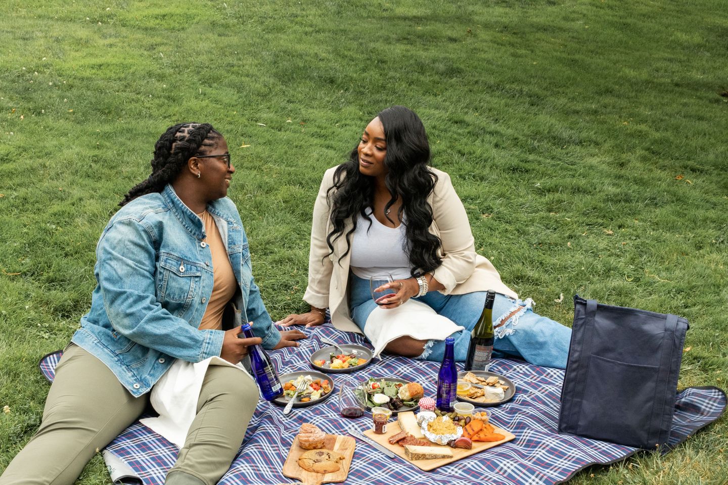Two people enjoying picnic