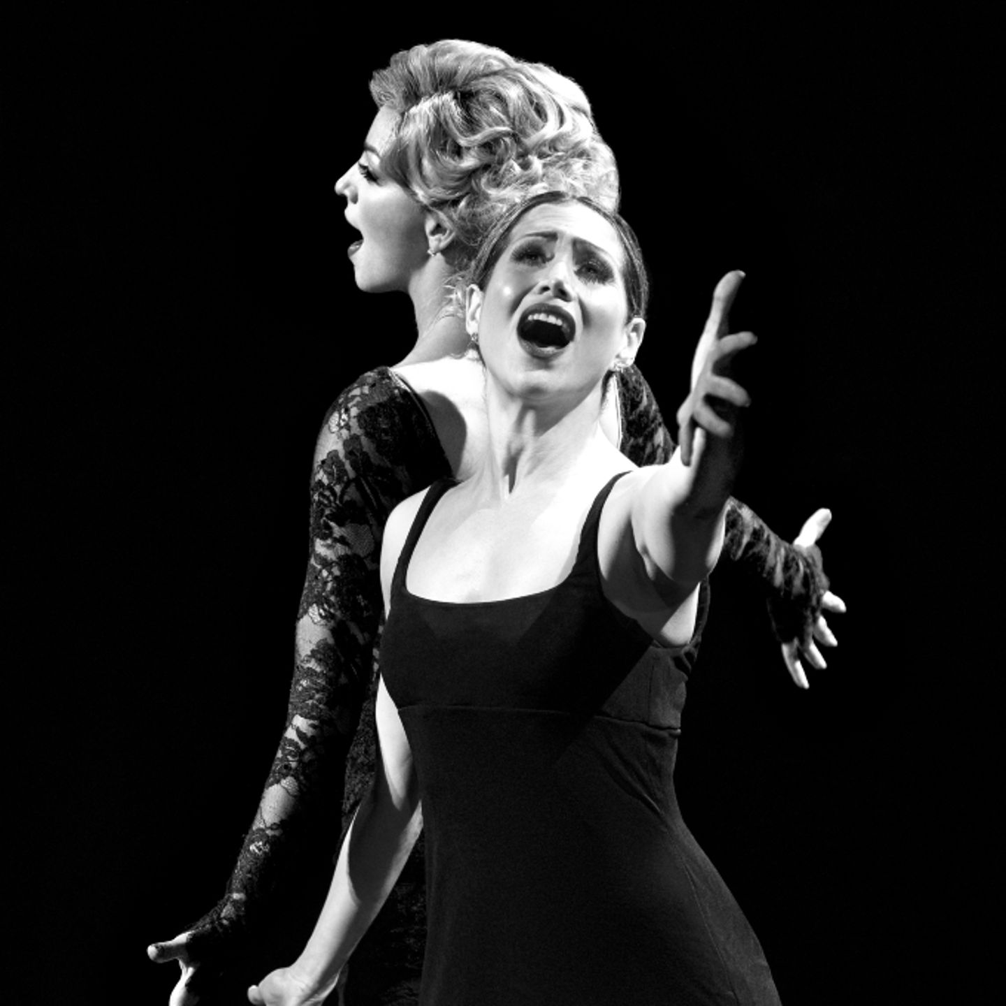 Women Singing in CHICAGO