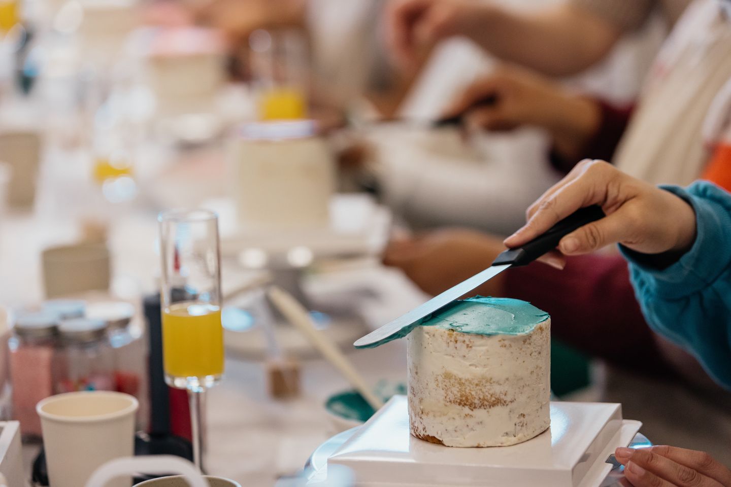 Painting top of cake