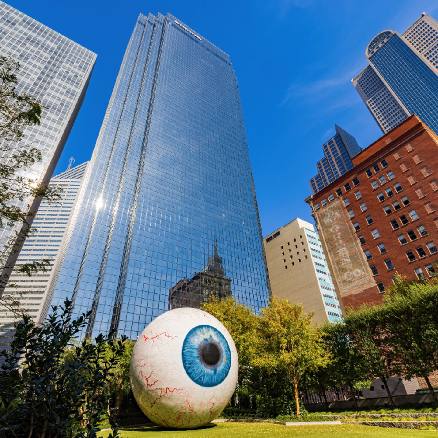 Eyeball in city
