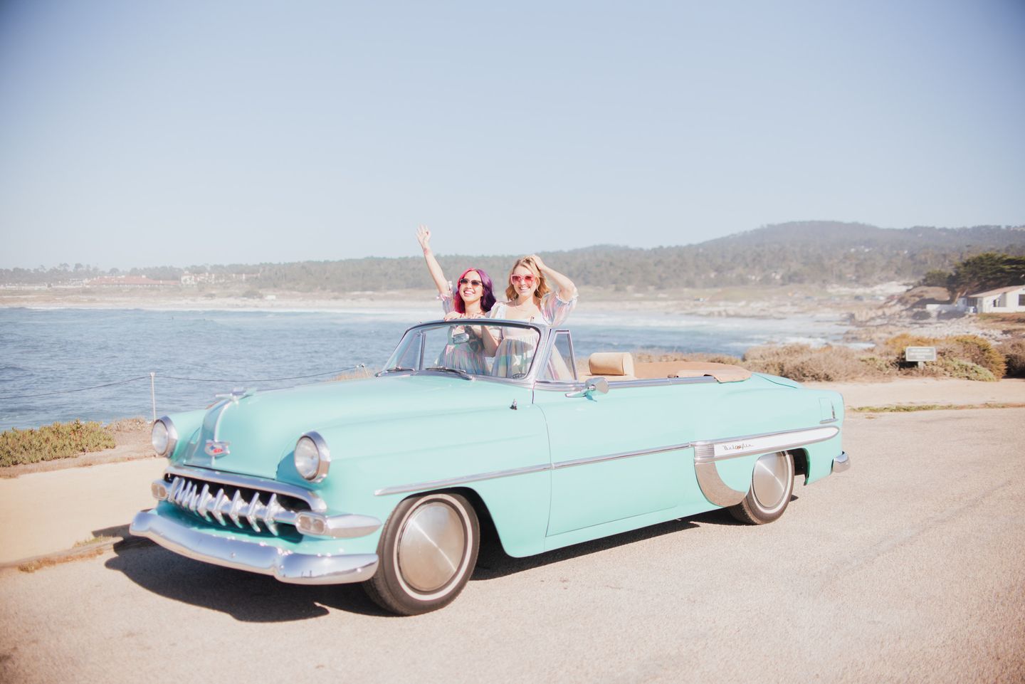 Friends in car