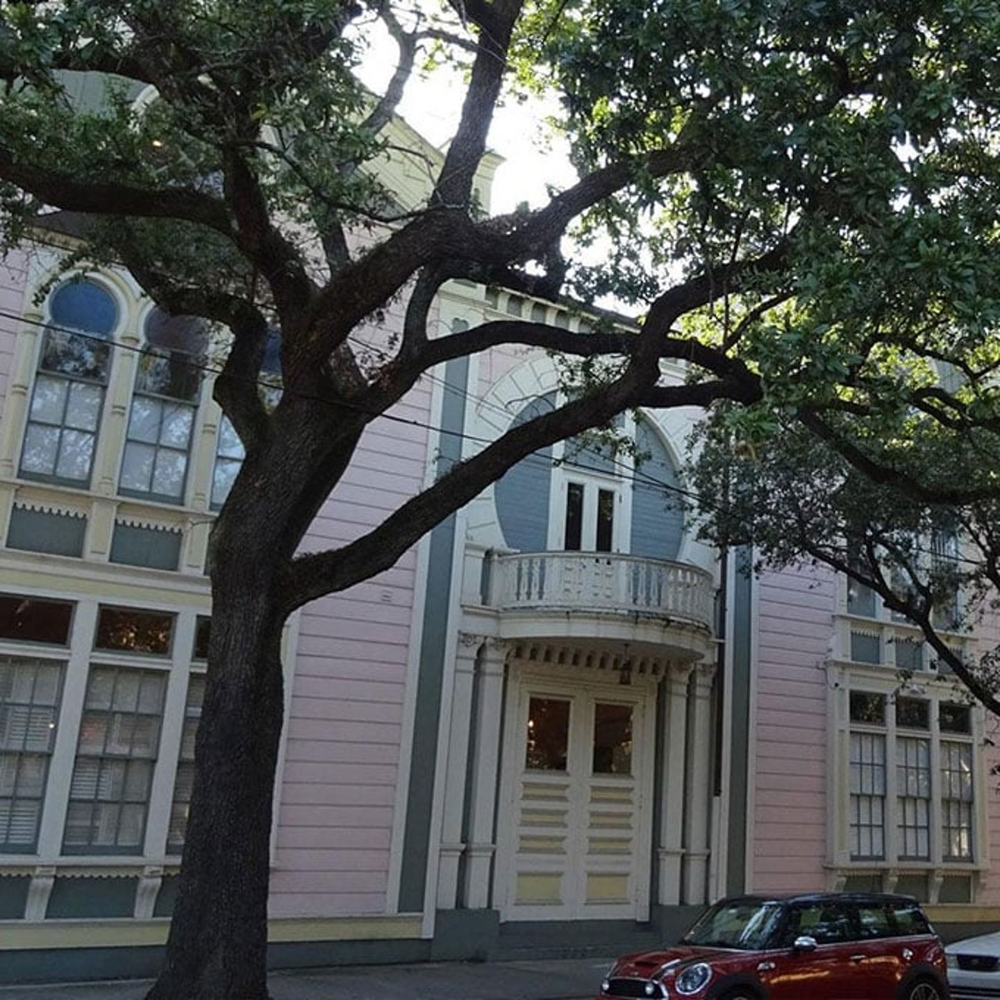 Historical Garden District Tour