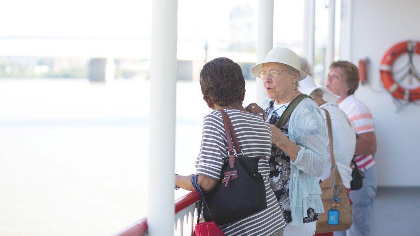 People on cruise