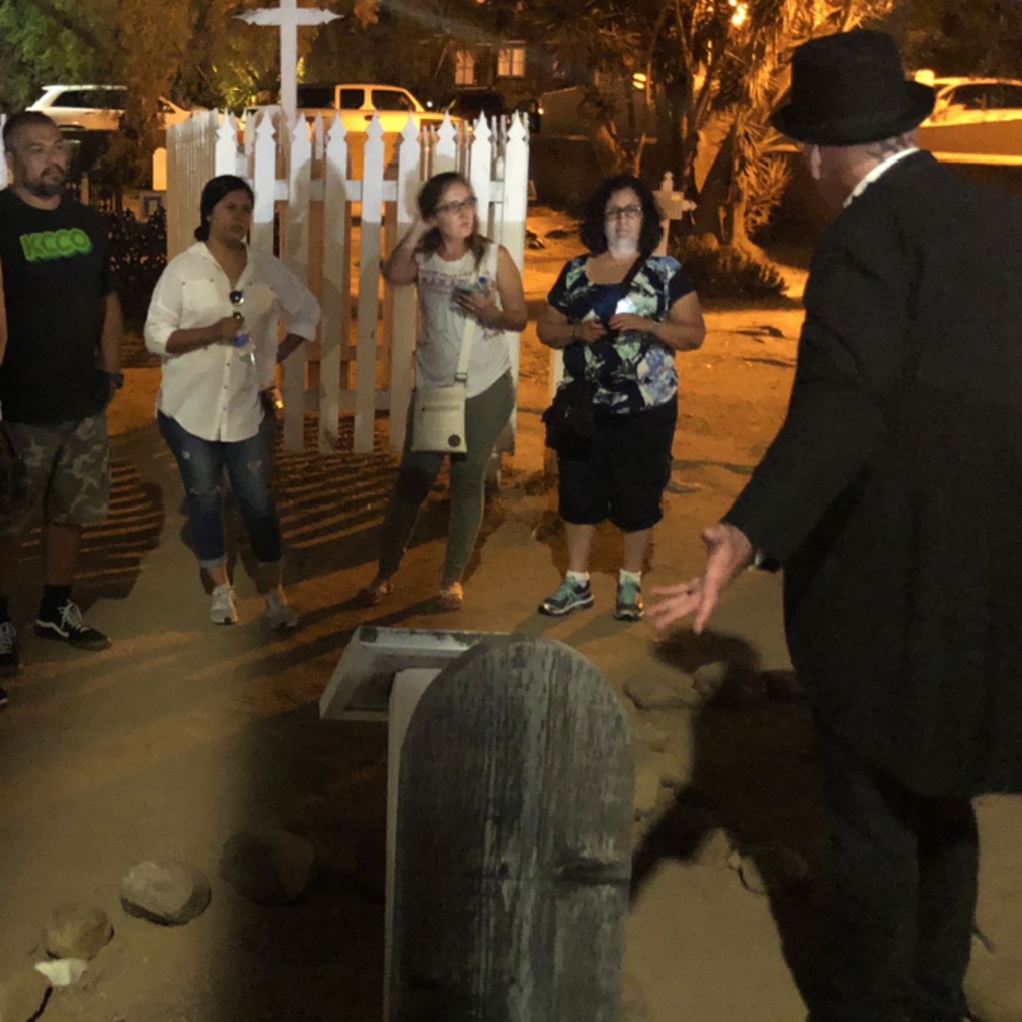 Group with guide