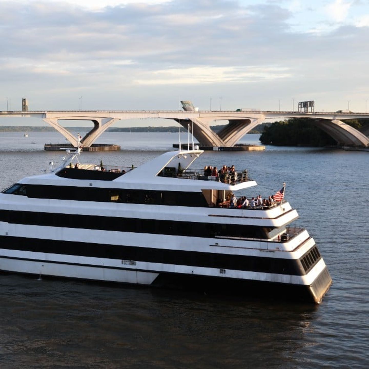 Washington DC Dinner Cruise 1