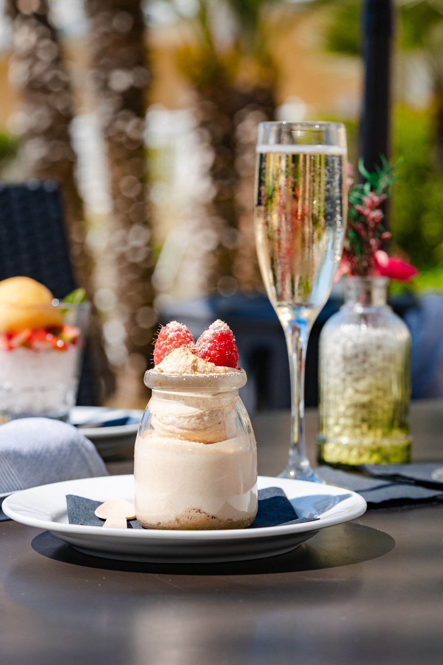 Cake with champagne