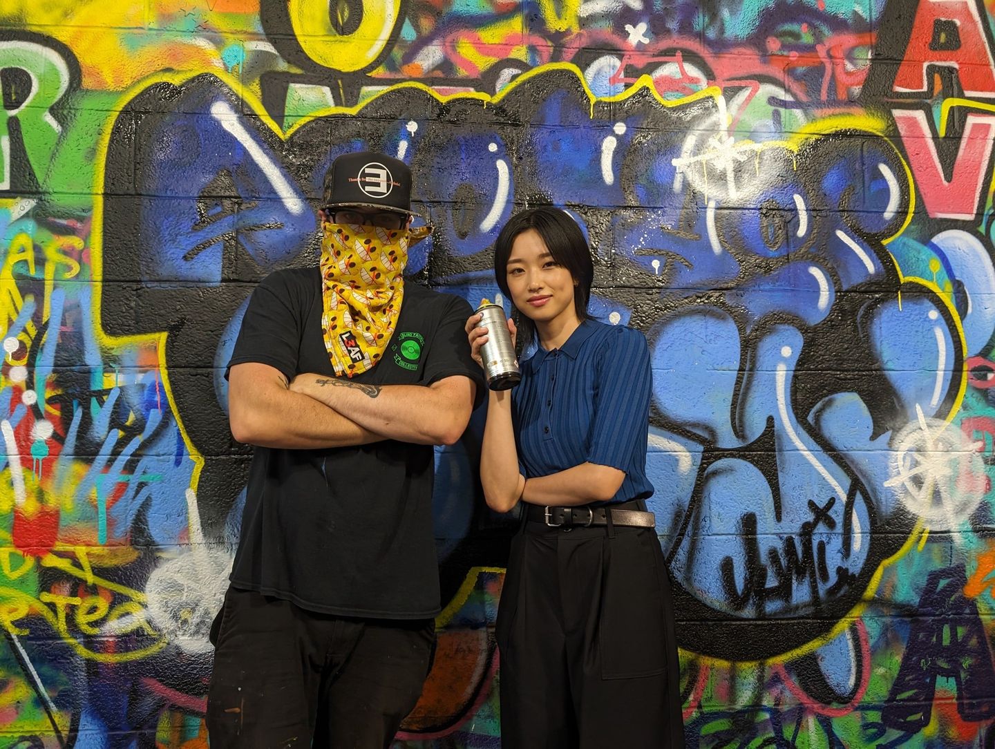 Couple spray painting