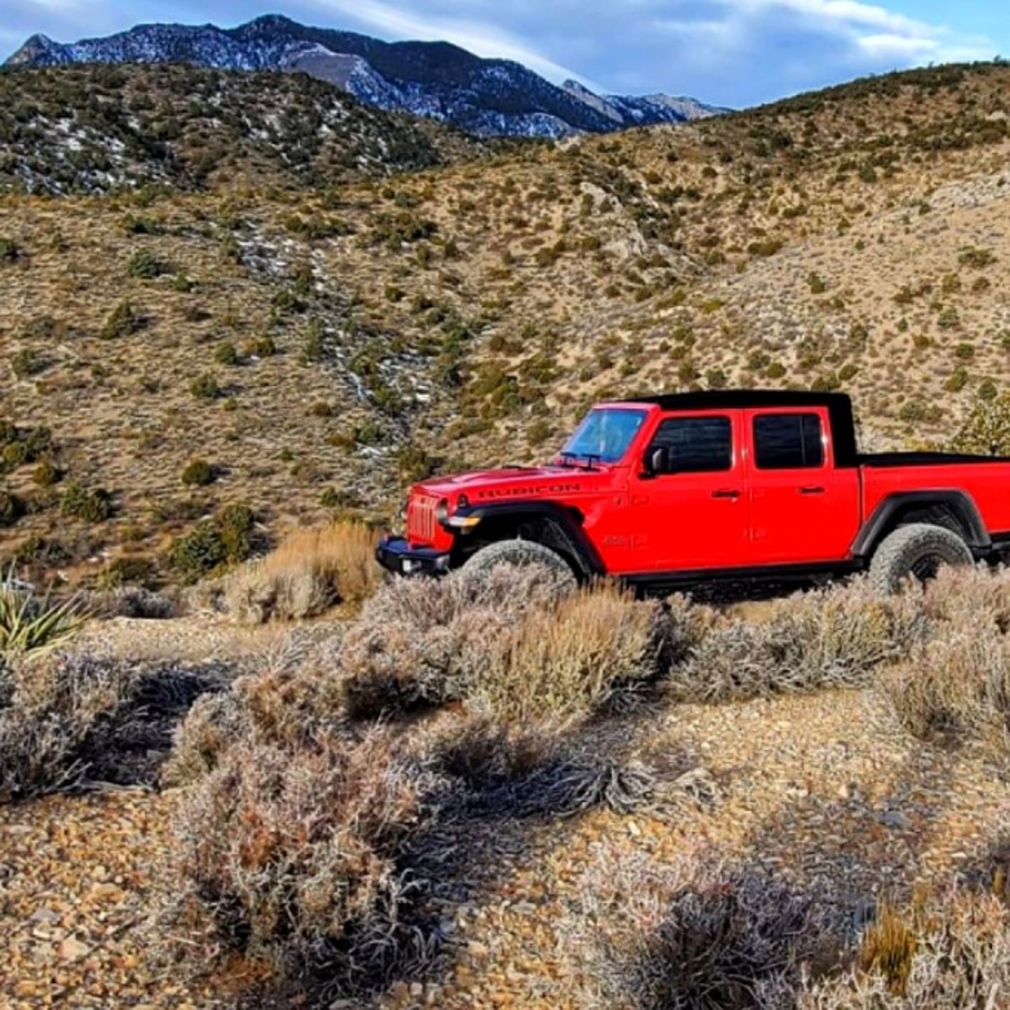Jeep Gladiator drving