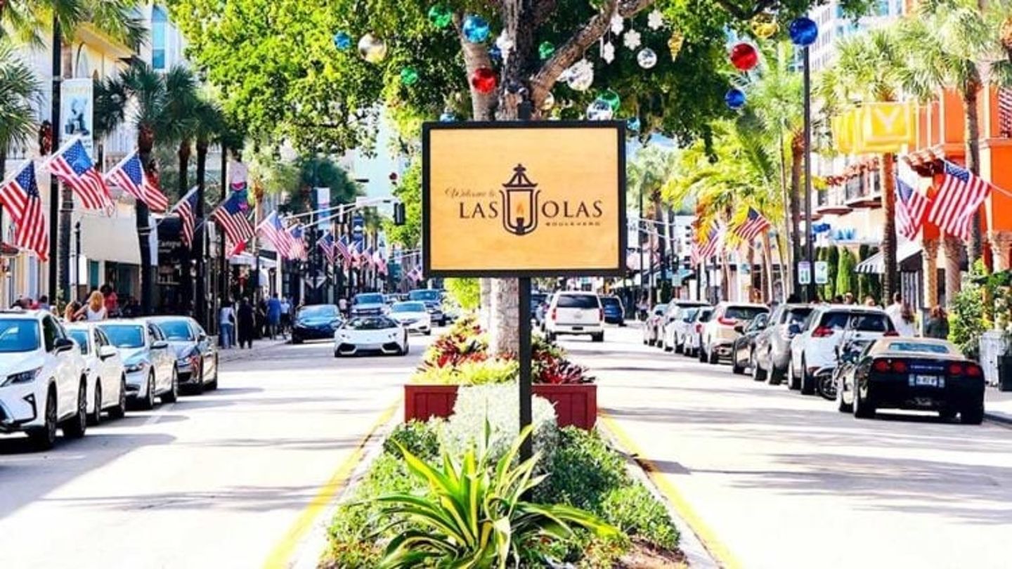 Las Olas Blvd