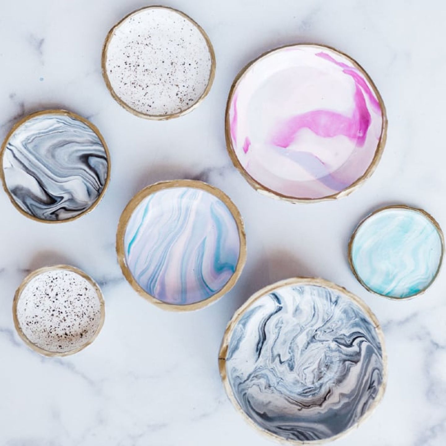 Marbled clay in circles
