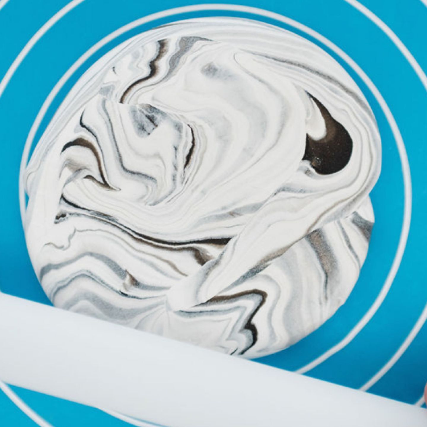 Marbled clay on ring