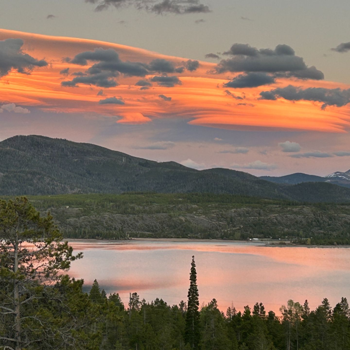 Sunset on Lake Dillion