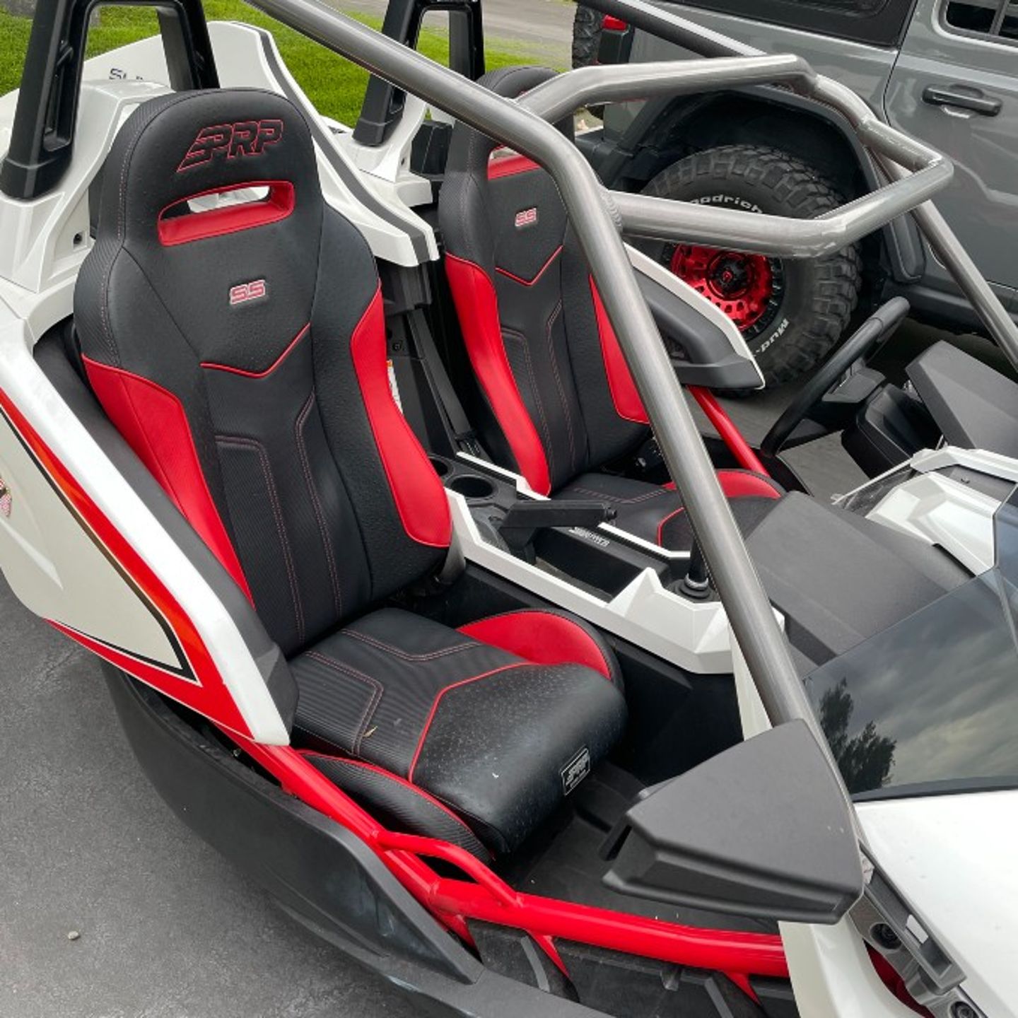 Seats inside slingshot