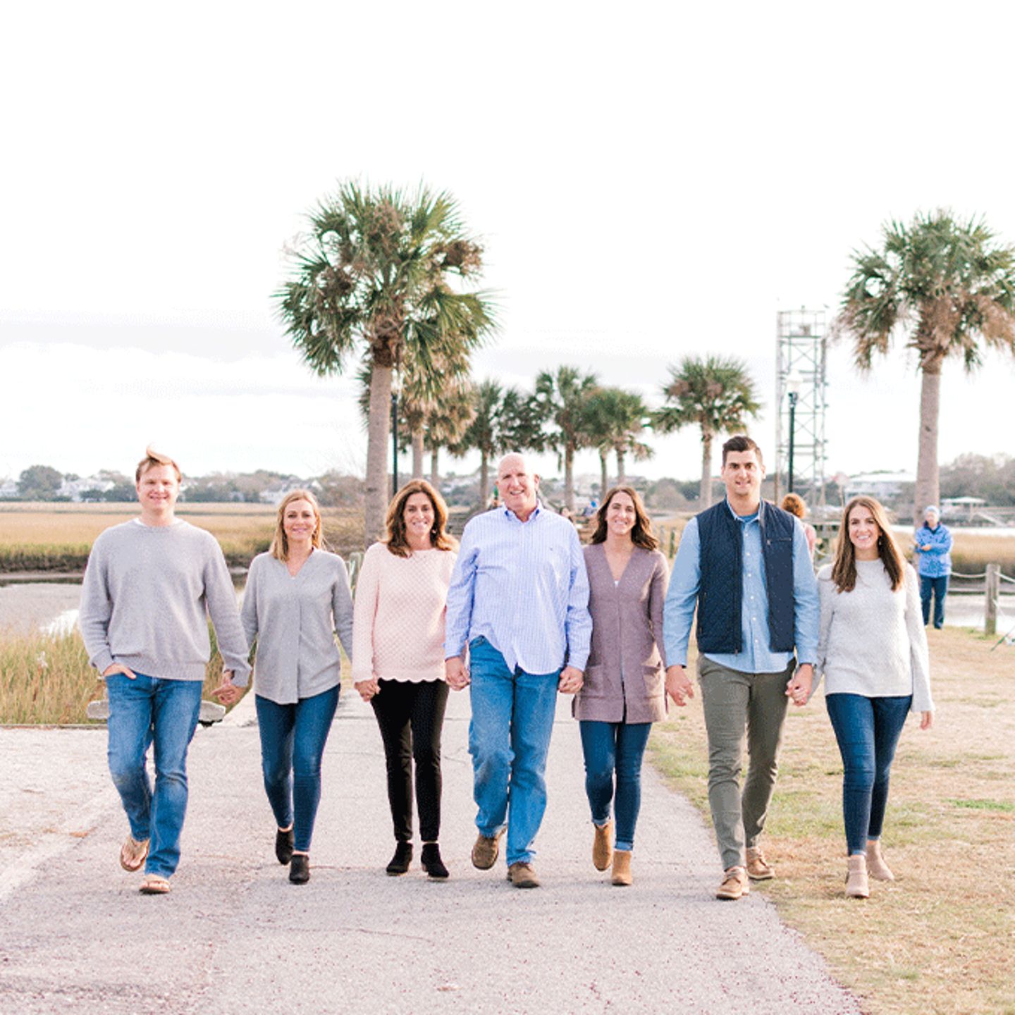 https://cdn.virgingifts.com/media/image/p/r/professional-photoshoot-experience---flytographer6-1.gif
