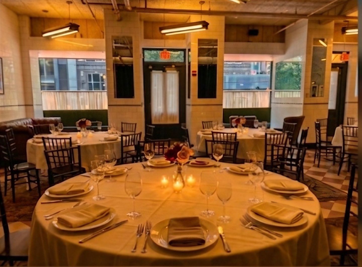 Perfect Atmosphere for Dining 