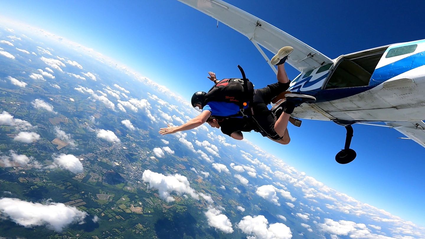 People jumping out of plane