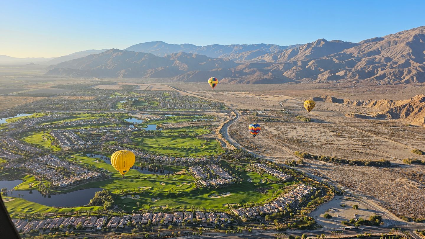 Balloons over valely