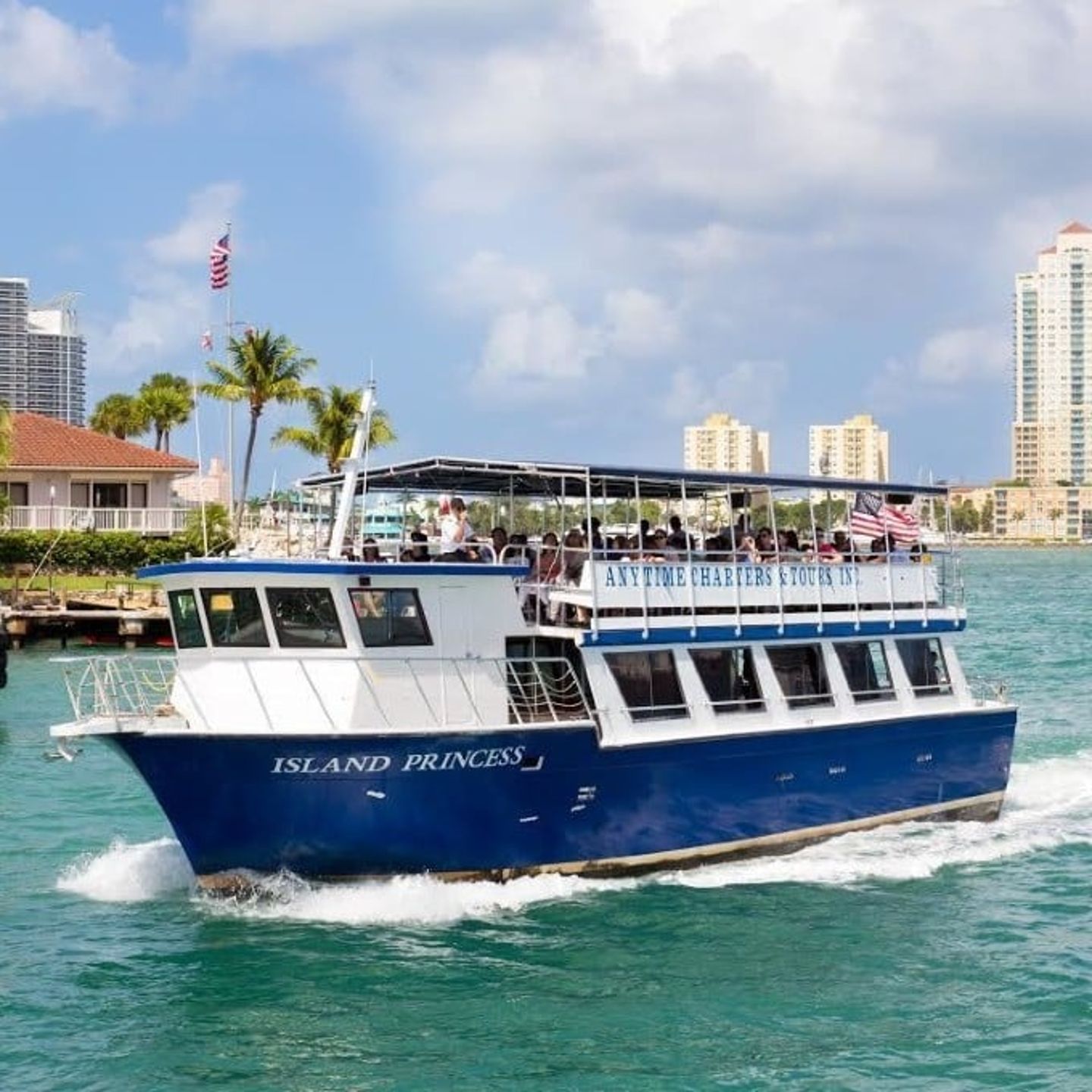 Sunset Champagne boat