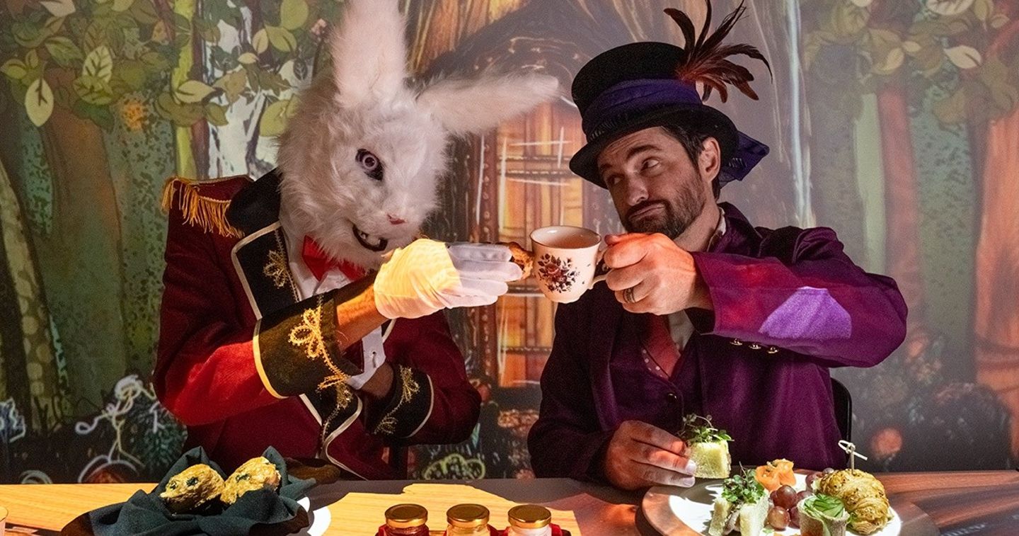 Alice in Wonderland theme