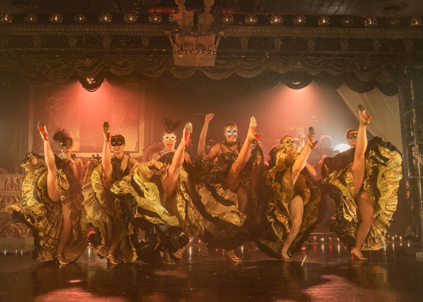 Dancing Burlesque Show