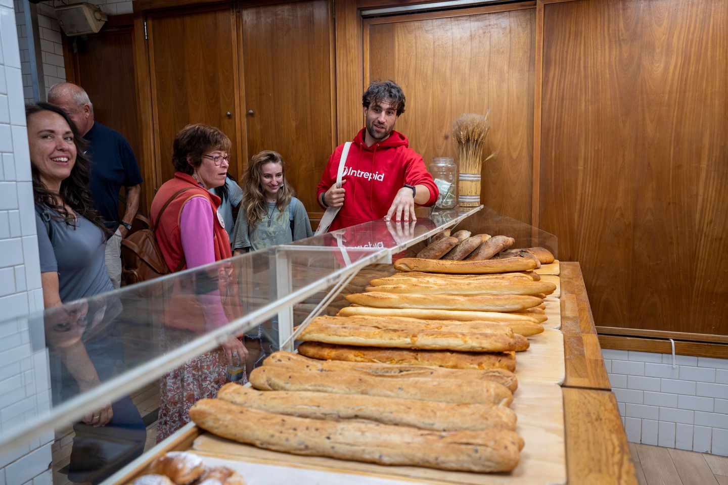 Guide showing bread