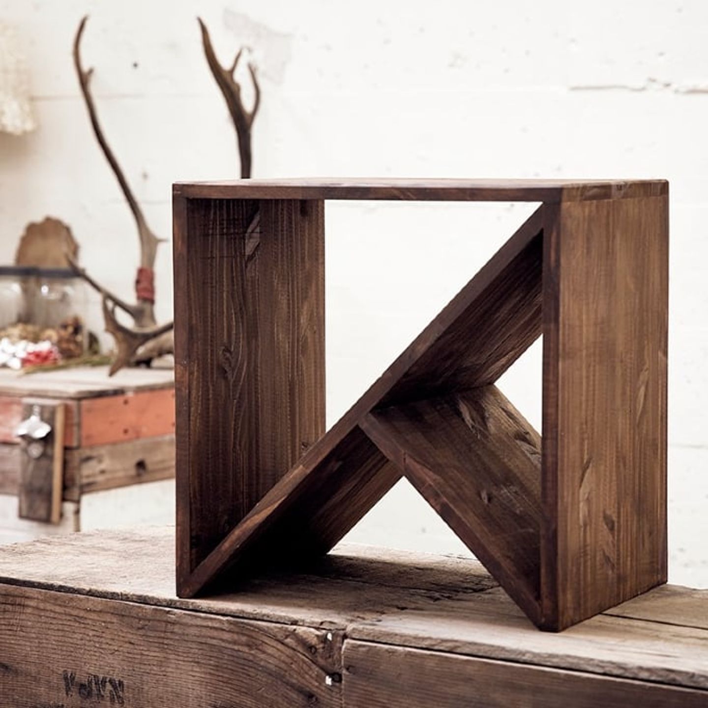 Wedge table