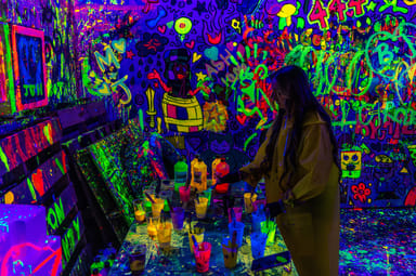 Glow-in-the-Dark Art Room Painting Experience