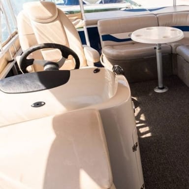 10-Passenger Boat Rental