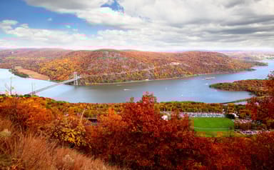 Private Fall Foliage Helicopter Tour of the Hudson Valley Aboard an Airbus AS350