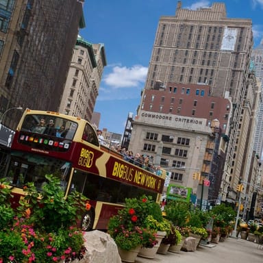 Big Bus New York Hop-On Hop-Off Tour in Downtown Manhattan