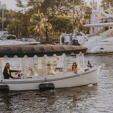 Private Luxury Electric Boat Tour with Wine and Charcuterie