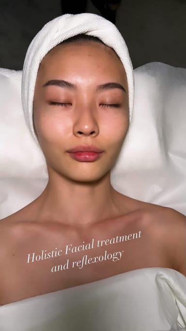 Cleansing Facial with 24k Gold Mask at Earth and Soul Spa