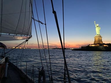 Manhattan Helicopter Tour with Wine and Jazz Sail for Two 