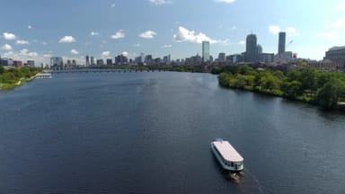 Charles River Sightseeing Cruise in Cambridge