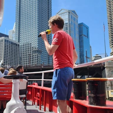 Historic and Architectural Cruise on a Chicago Fireboat