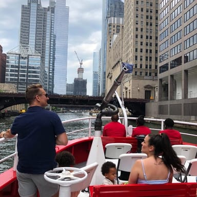 Historic and Architectural Cruise on a Chicago Fireboat