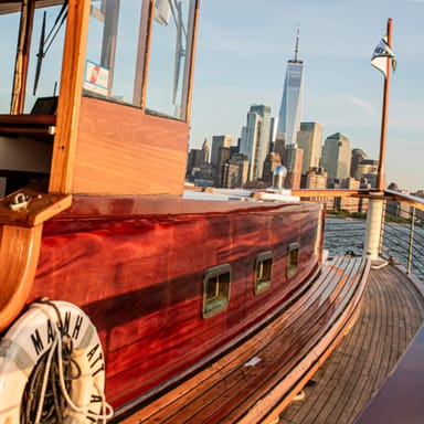 NYC Boat Cruise with Cocktails