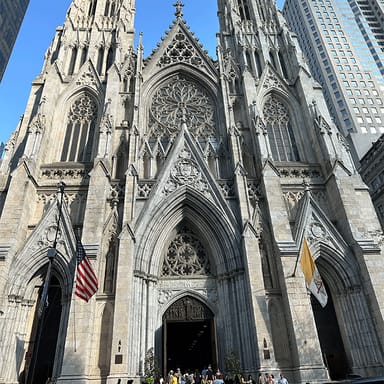 Midtown Manhattan Comedy Bus Tour and Show