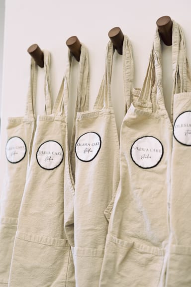 Floral Dome Cake Decorating Class with Mimosas