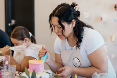 Cake Decorating Class with Mimosas