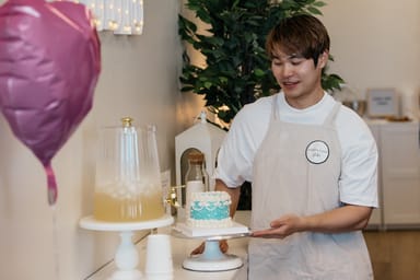 Cake Decorating Class with Mimosas