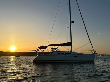 Luxury Sunset Cruise Along Long Island’s Gold Coast
