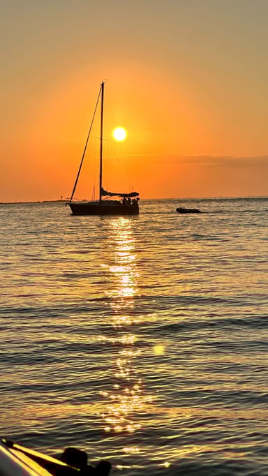 Atlantic Sunrise Cruise with Breakfast and Mimosas