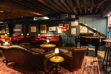 Ellis Island Family Heritage Tour and Fraunces Tavern Dinner for Two