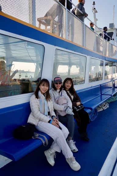 VIP 90-Minute Manhattan Cruise with Digital Photo and Drink