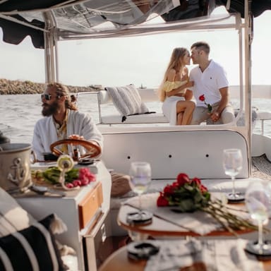 Private Electric Boat Tour with Wine and Charcuterie